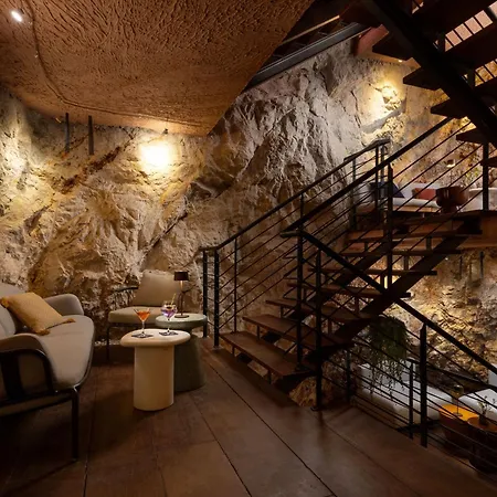 Hotel (adults Only)