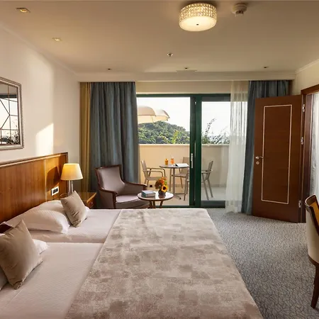 Hotel (adults Only)