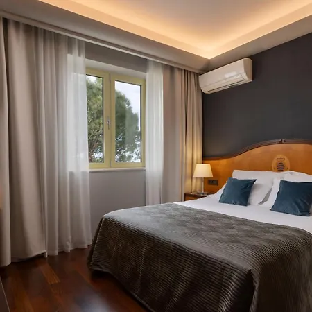 Hotel (adults Only)